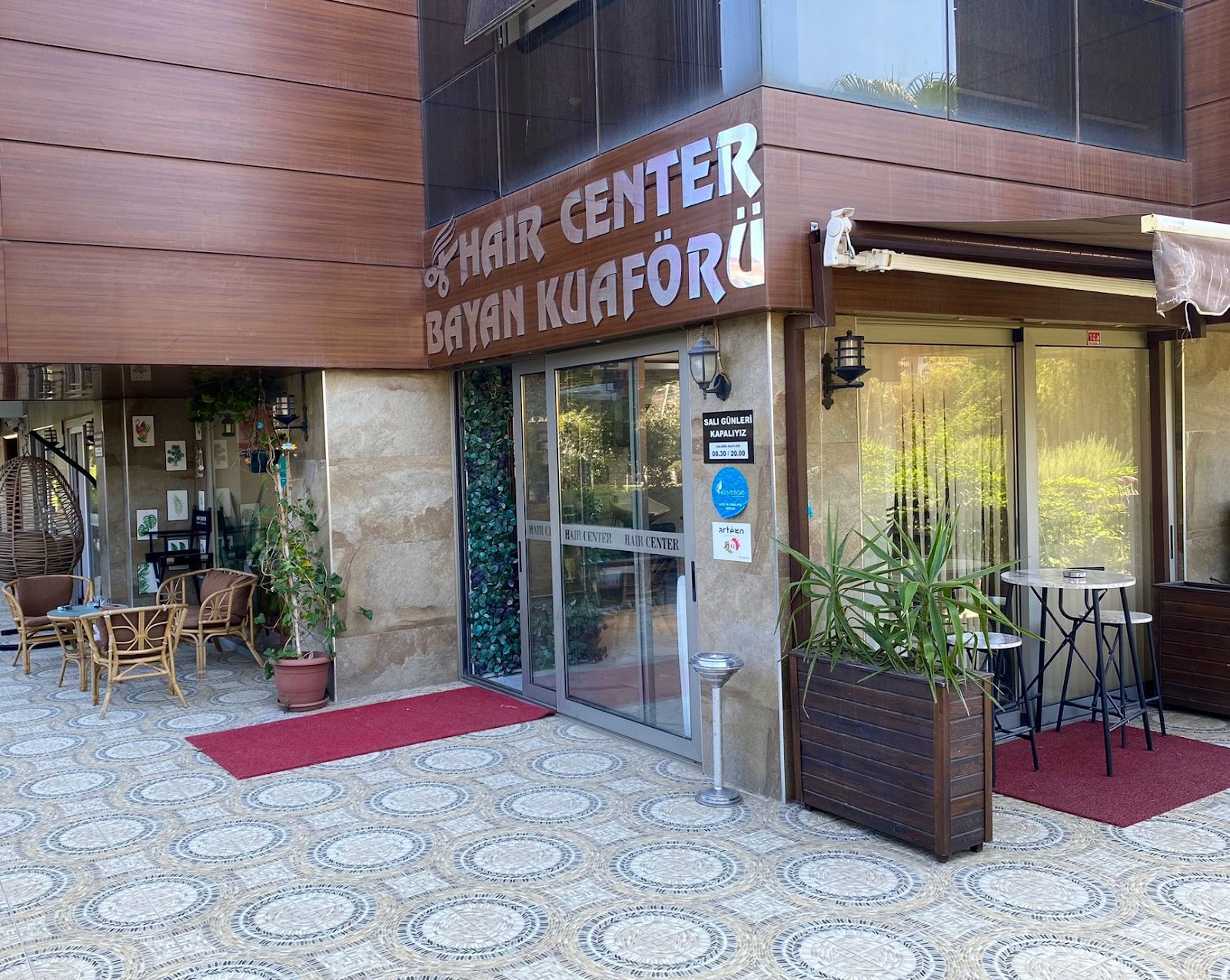 Güzelyurt Bayan Kuaförü - Hair Center Erkan Ekiz kır düğünü mekanı — Yunusemre