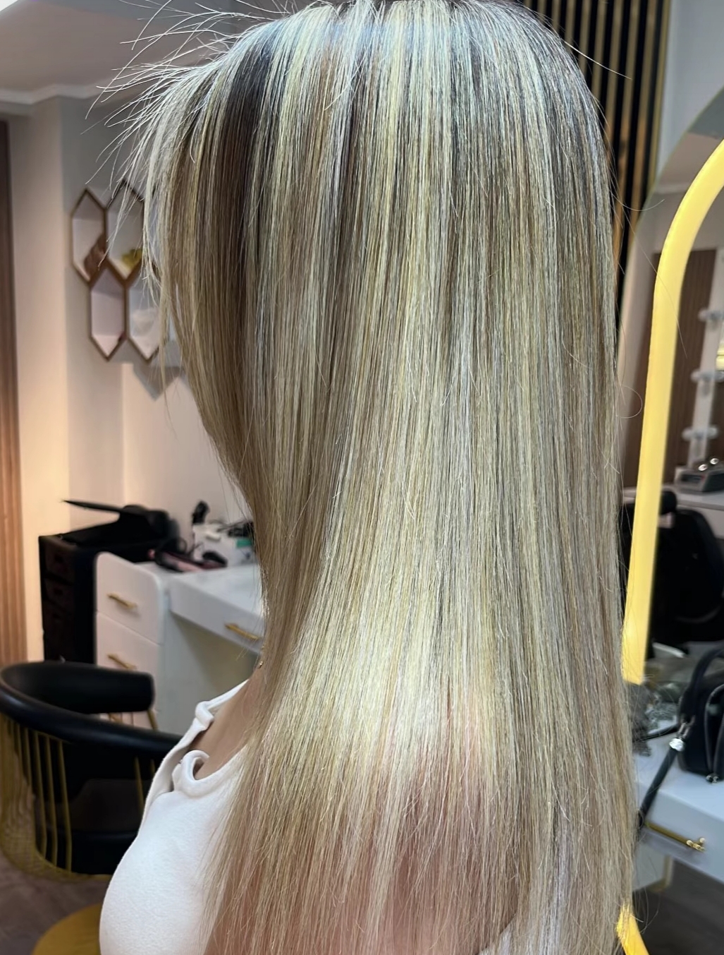 Mesmerica Kuaför ve Güzellik Salonu