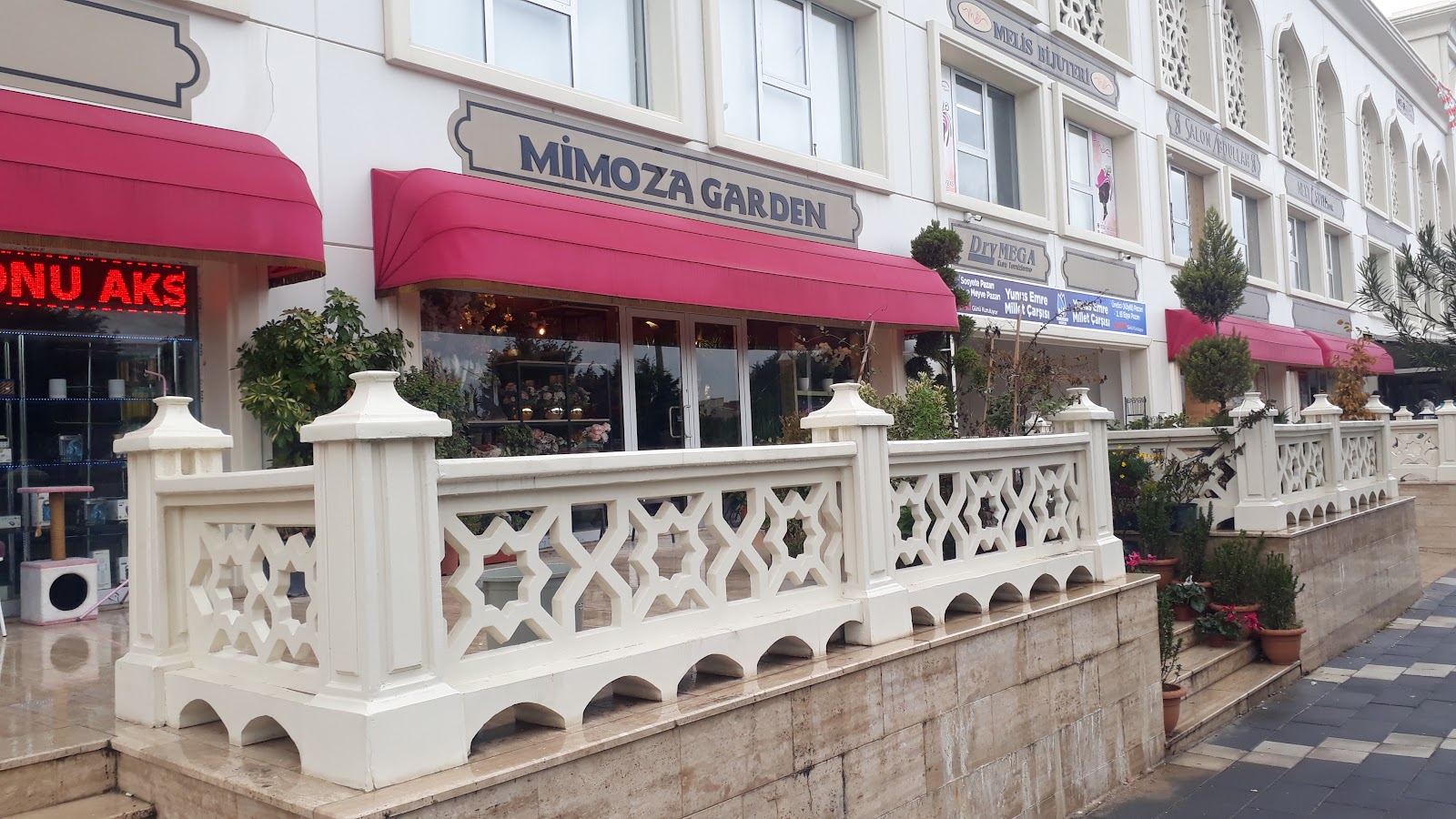Mimoza Garden Flower kır düğünü mekanı — Yunusemre