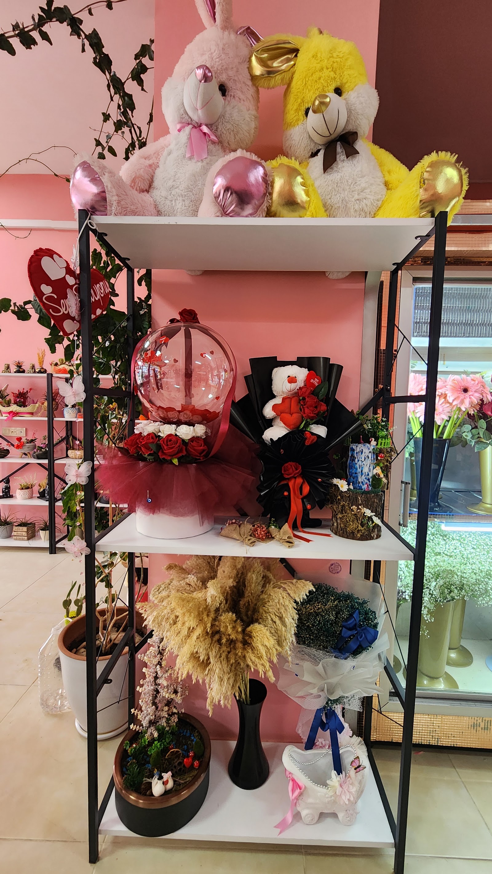 Mor Salkımlı Çiçekcilik