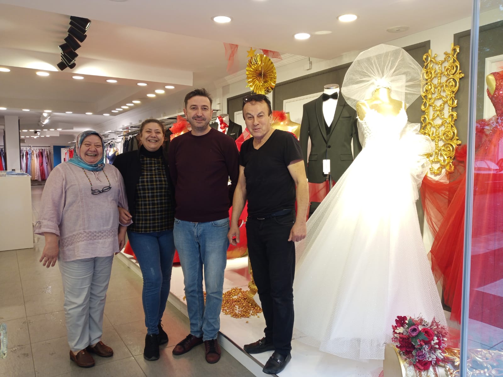 NİL MODA GELİNLİK