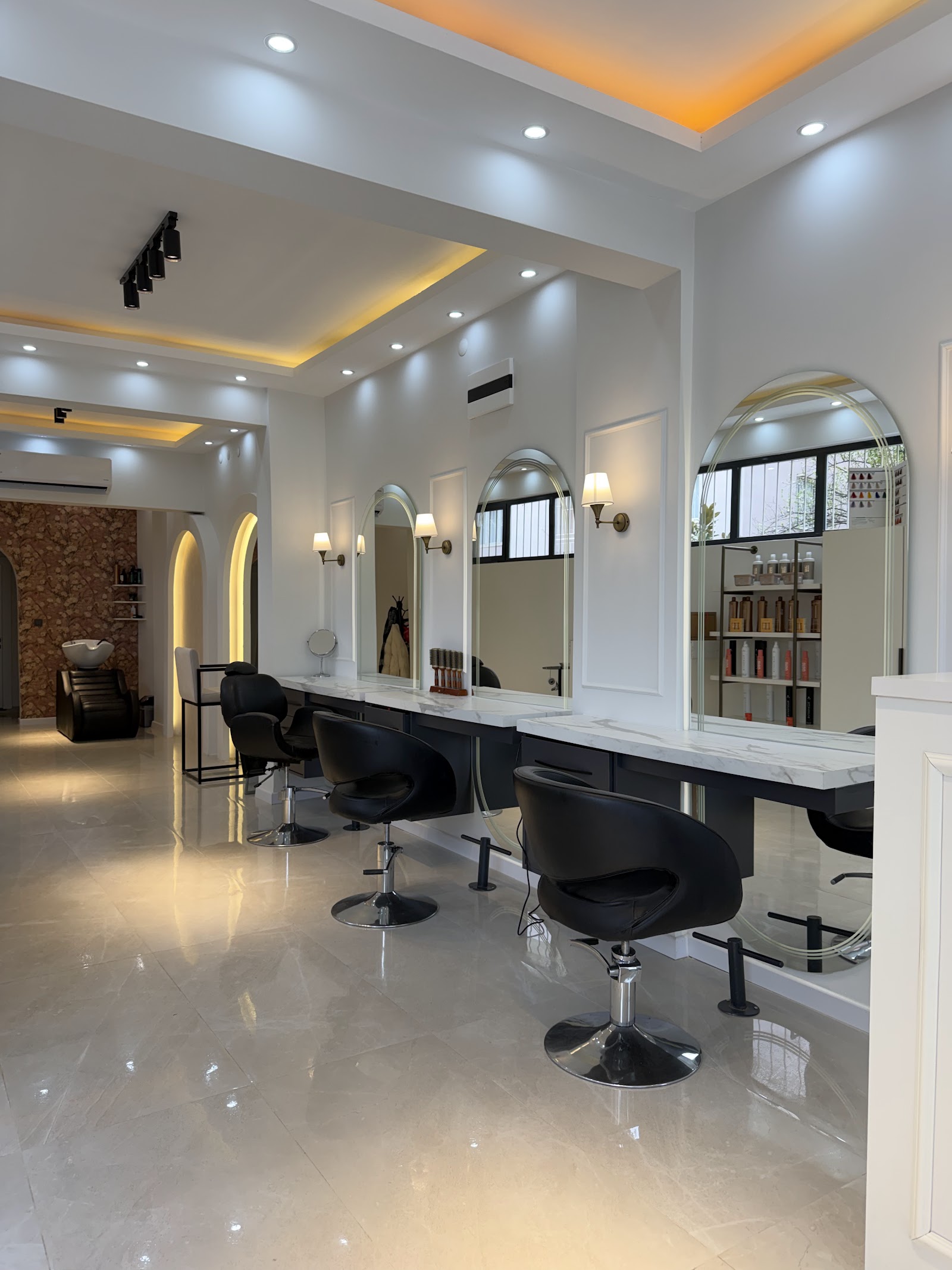 Yeliz Dinçer Hair&Makeup Studio